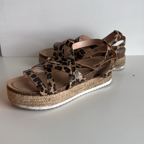 7.5 Leopard Print Espadrille Platform Gladiator Open Toe Shoe 
Sandal - Picture 5 of 6